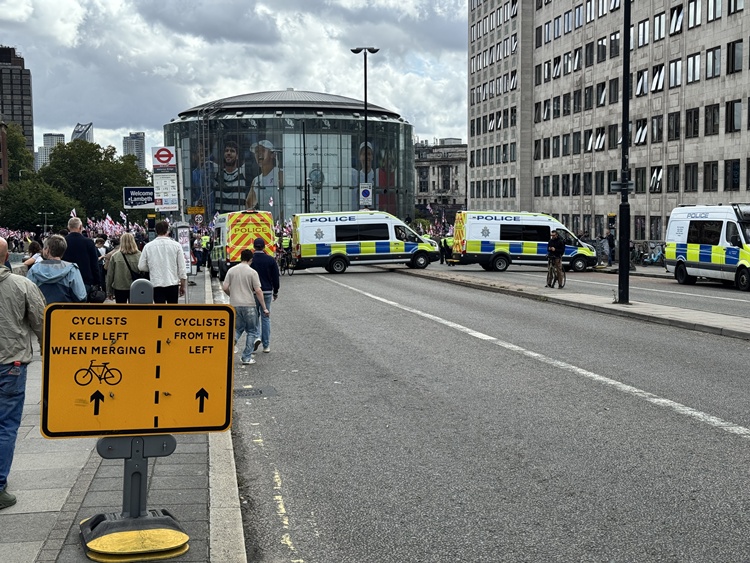 London 4153
